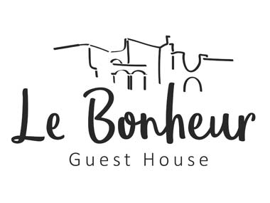 Le Bonheur Guest House - Come and enjoy peace and nature in the middle of the city with a friendly and graceful atmosphere. Cleanliness, comfort, space and secure parking are our forte. Le Bonheur is ideal for travelers, families and corporate visitors.